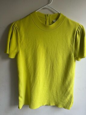 Riani fine-knit short-sleeve top vibrant lime green/chartreuse. Size 6